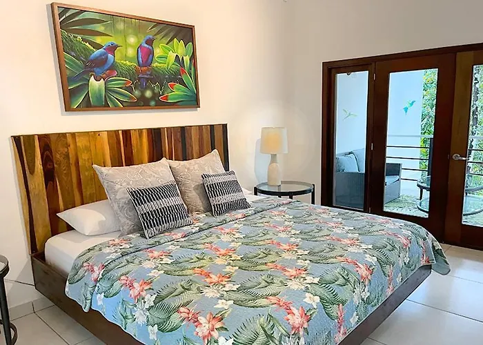 Aracari Lodge & Jungalows