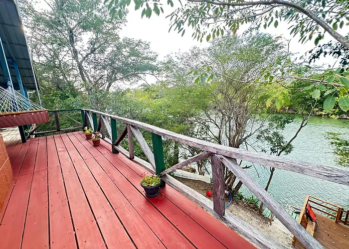 The Howler Jungle House And Cabanas